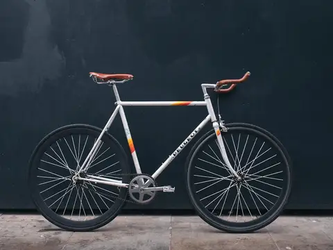 Trek FX 2 Hybrid Bike